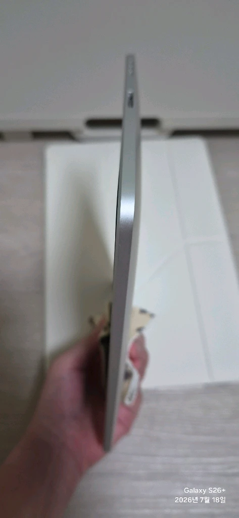 [S급 소장용] 애플 아이패드 1세대 64GB + 정품 충전기 세트 (초기화 완료) 이미지