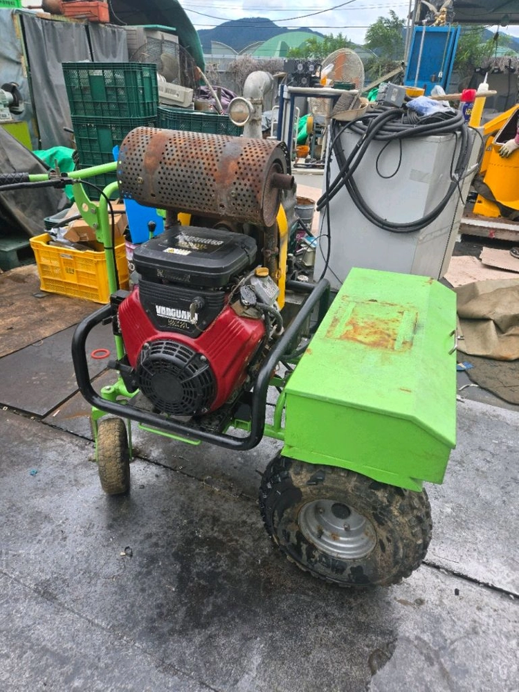 다용도 고압 물펌프 JM-TWIN PUMP 판매해요엔진은 Vanguard 23HP 모델이며, 펌프는 JM-TWIN 이미지