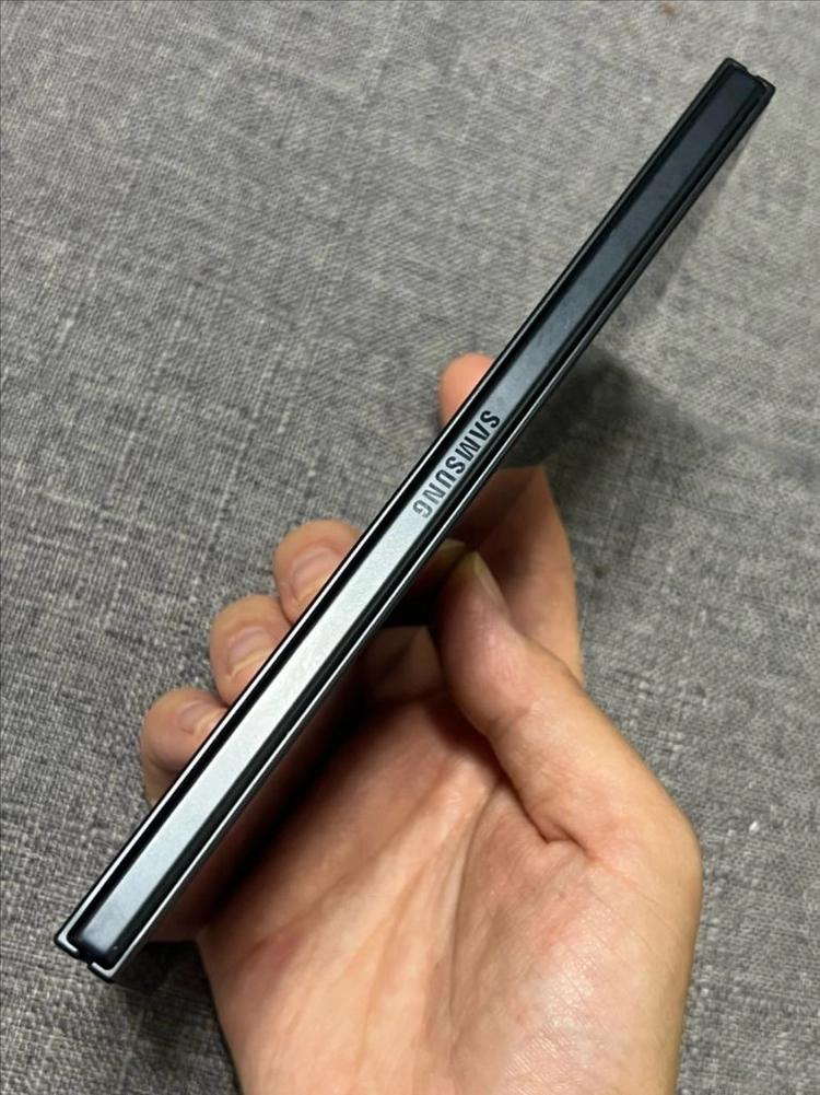갤럭시 폴드7 256gb 이미지