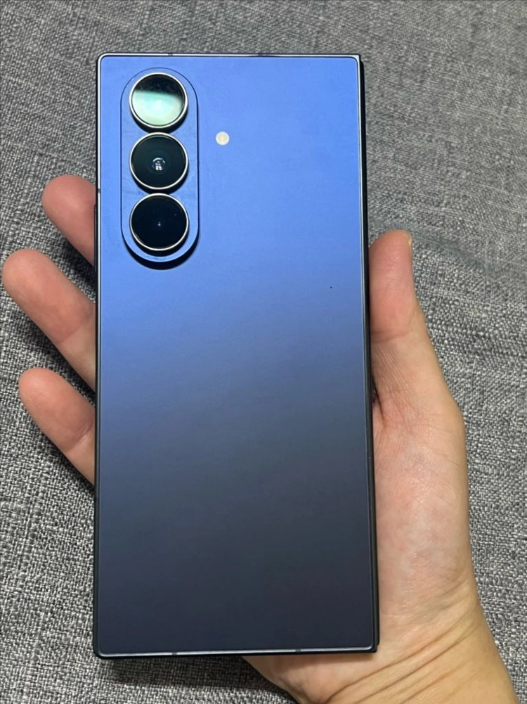 갤럭시 폴드7 256gb 이미지