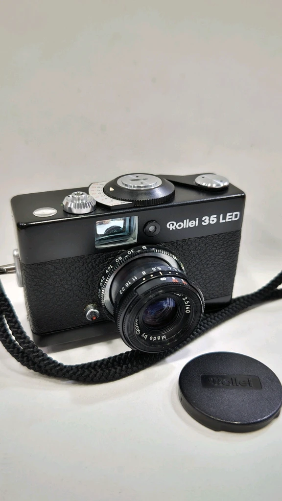 롤라이 35 LED 블랙 필름 카메라 이미지