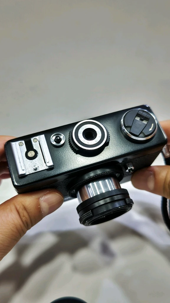 롤라이 35 LED 블랙 필름 카메라 이미지
