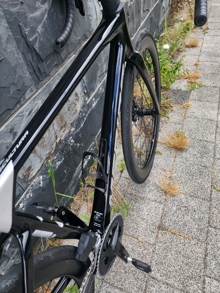 메리다 스컬트라7000 라이벌 이탭 카본 로드자전거 판매합니다. 이미지