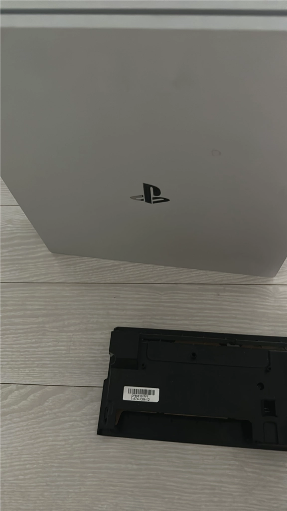 ps4 pro + 듀얼쇼크4 (블루라이트 고장, 부품용) 이미지