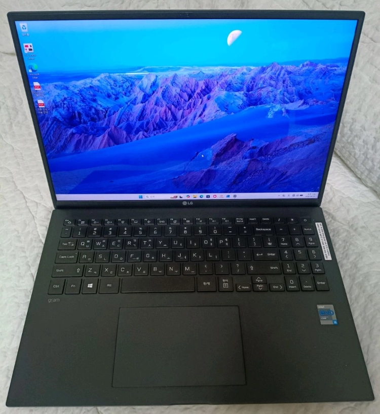 LG그램 16Z90P-GA5BK 이미지