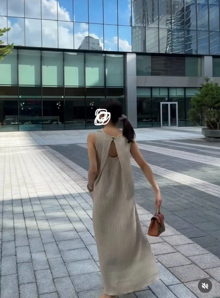 백트임 주름 원피스 베이지 여름원피스/롱원피스/휴가룩 이미지