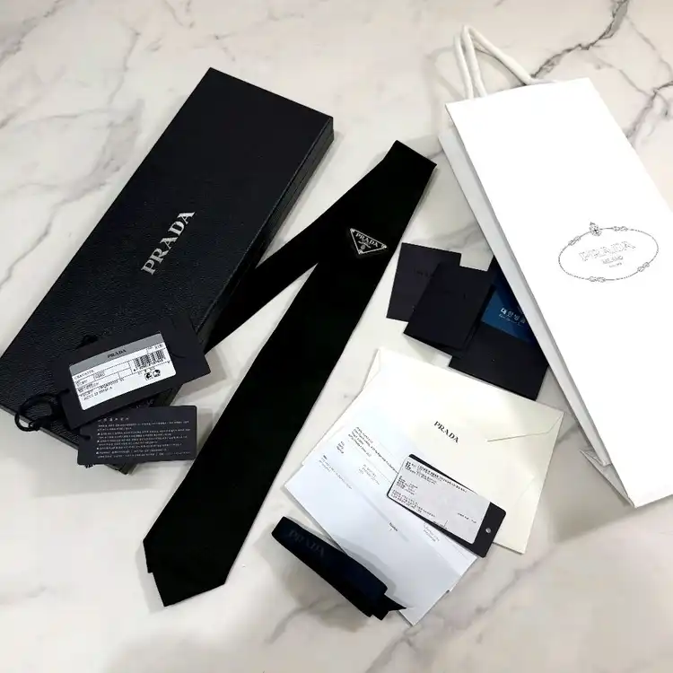 새상품 프라다 리나일론 개버딘 넥타이 블랙 R150 - 안심되는 중고거래
