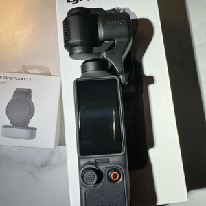 DJI 오즈모 포켓4 스탠다드 콤보(2년 DJI케어포함)+필라이트+정품광각렌즈+mic mini+가변nd필터 팝니다 이미지