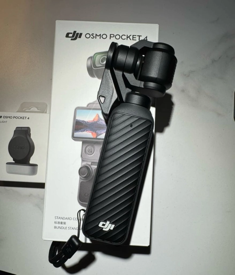 DJI 오즈모 포켓4 스탠다드 콤보(2년 DJI케어포함)+필라이트+정품광각렌즈+mic mini+가변nd필터 팝니다 이미지
