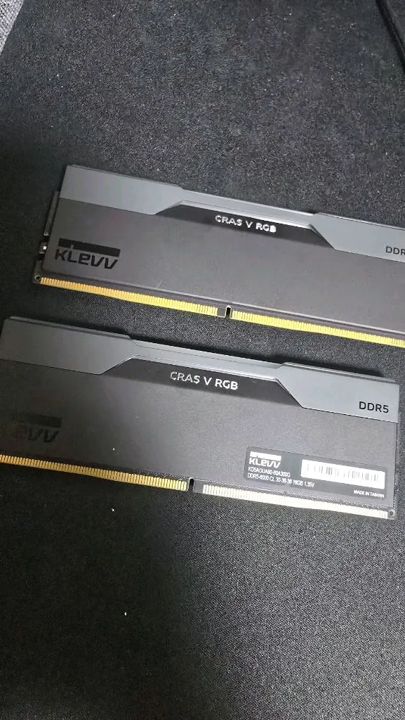 KLEVV CRAS V RGB DDR5 32GB (16gb x 2 ) 이미지