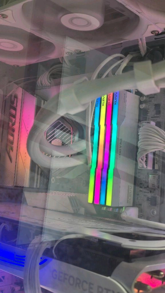 KLEVV CRAS V RGB DDR5 32GB (16gb x 2 ) 이미지
