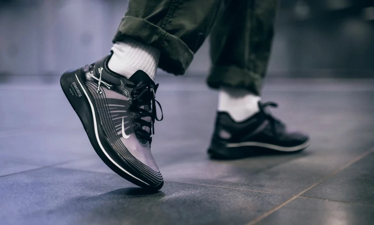 NIKE GYAKUSOU ZOOM FLY 나이키 갸쿠소우 줌플라이 285 - 안심되는 중고거래