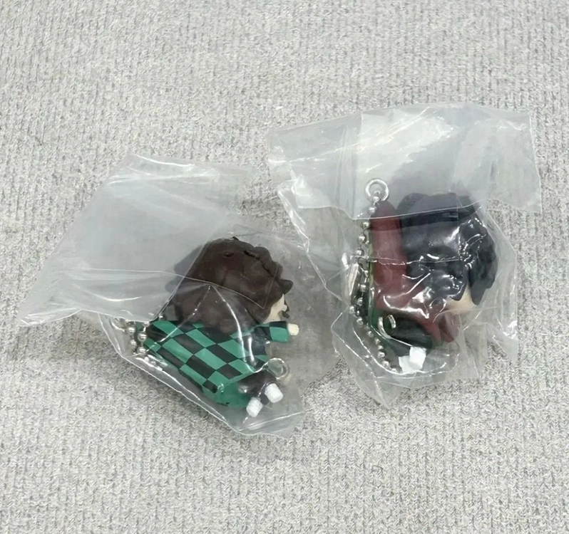 [미사용]귀멸의칼날 귀칼 무한성 탄지로+기유 대롱 가챠 이미지