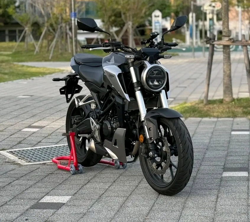 혼다 CB125R 18년식 순정상태 깔끔한차량 판매합니다 - 안심되는 중고거래