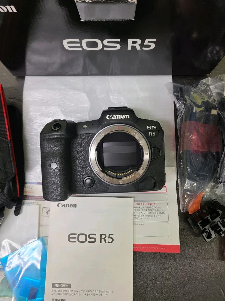 캐논eos r5 캐논r5 상태좋은바디처분해요~ 세로그립하프케이스포함 이미지