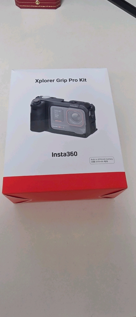 인스타360 에이스프로2 확장배터리그립 이미지