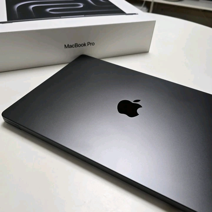 맥북 프로 14 M3 Pro 스페이스 그레이 512GB - 안심되는 중고거래