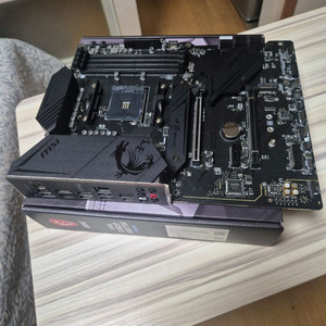 MSI MPG B550M 메인보드 이미지