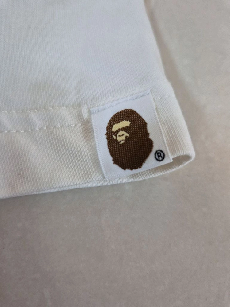 가격내림/베이프BAPE 화이트 반팔 자수 레터링 티셔츠/S사이즈 이미지