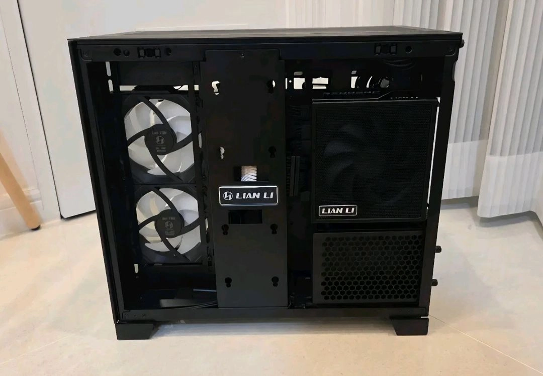 [판매] MINI V2(블랙) / 7800X3D / 32G / 9070 XT / 1TB 이미지