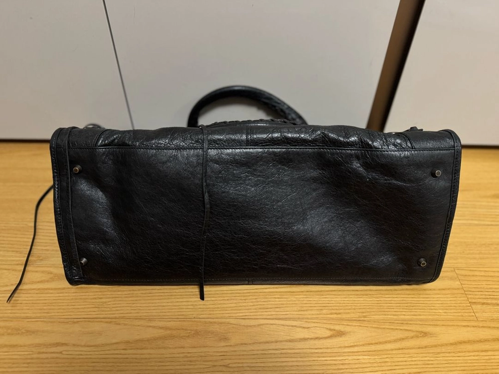 발렌시아가 시티 모터백 라지 블랙 이미지