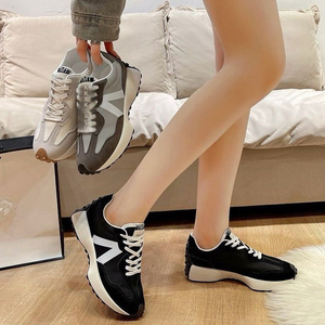 225 키높이 운동화 이미지