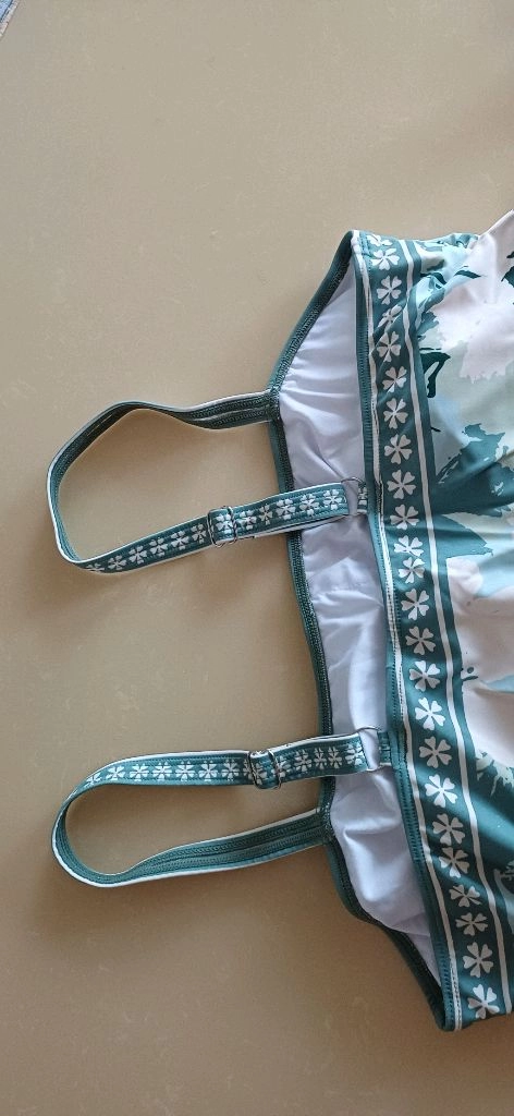 여성수영복 이미지