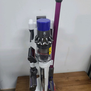 다이슨 무선청소기 V10(A급,다이슨 배터리>53분작동,다이슨거치대&전체해체,Cleaning완) 이미지