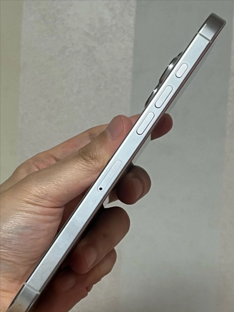 아이폰 16프로 맥스 256G 화이트티타늄 90% 이미지