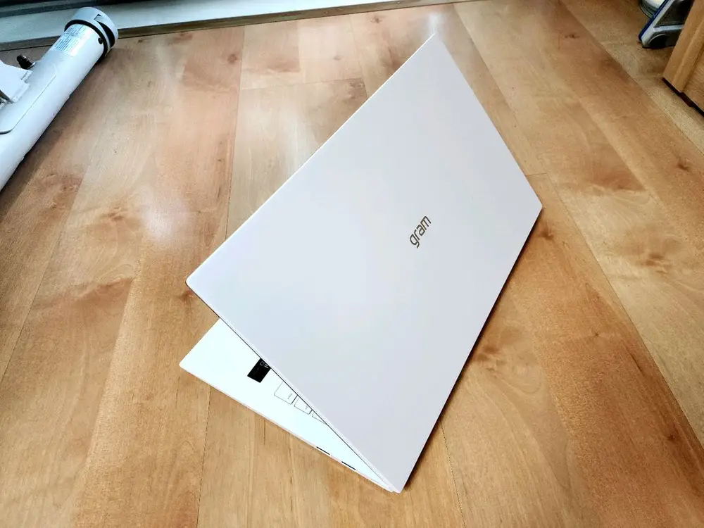 신품급 25년 구입 LG 그램 울트라5 Ai+ 14코어 16GB 순정 윈11 이미지