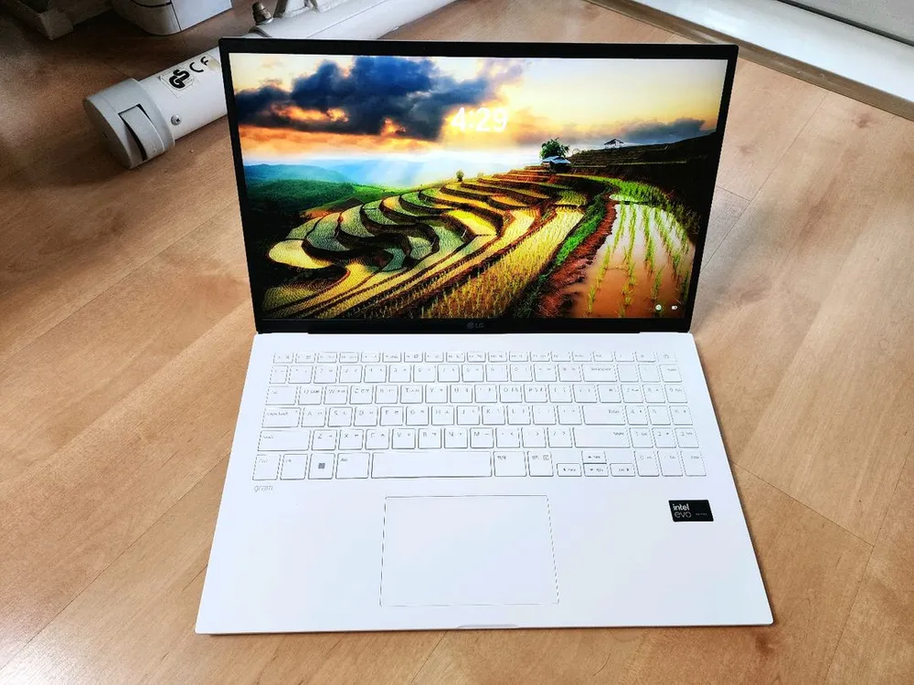 신품급 25년 구입 LG 그램 울트라5 Ai+ 14코어 16GB 순정 윈11 이미지