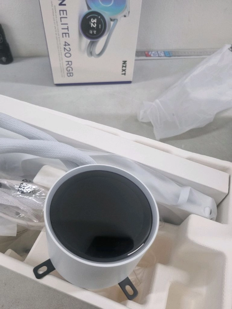 크라켄 Elite 420 RGB 화이트 미사용 이미지