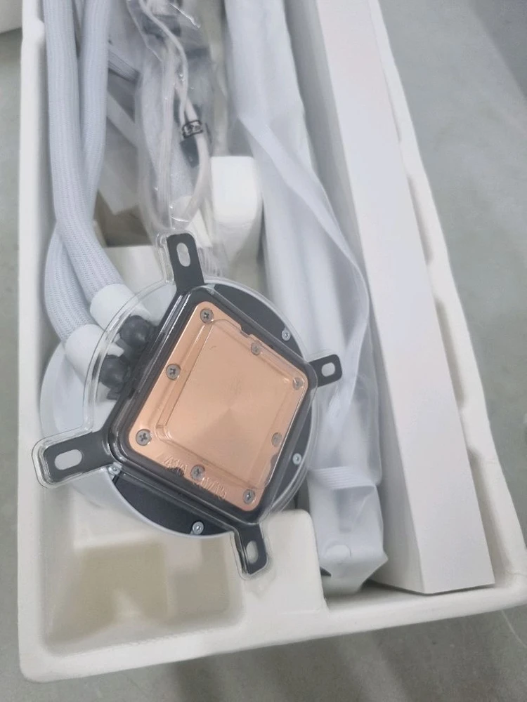 크라켄 Elite 420 RGB 화이트 미사용 이미지