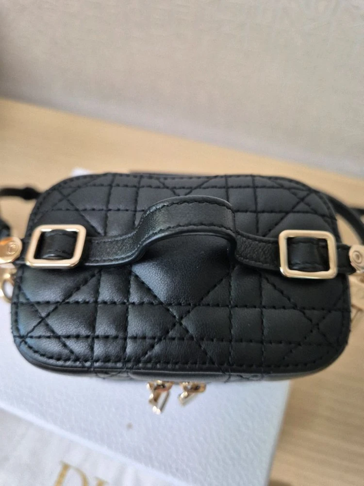 디올 레이디 마이크로 까나쥬 베니티 이미지