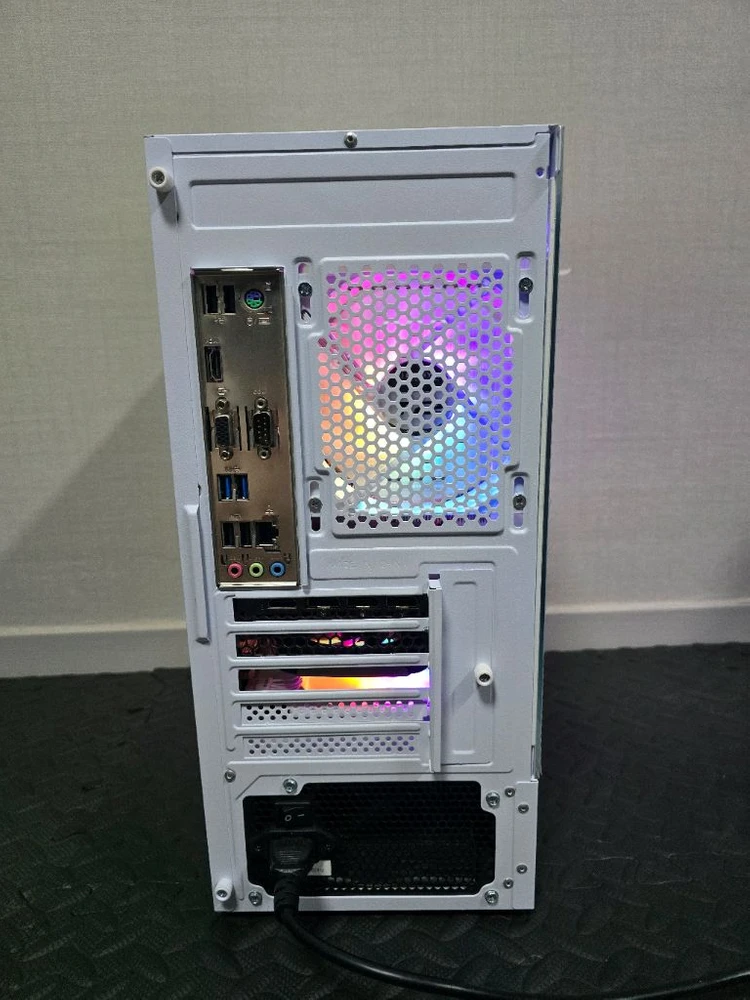 인텔 i5-12400F, RTX 3070 게이밍 컴퓨터 본체 판매 합니다. 이미지
