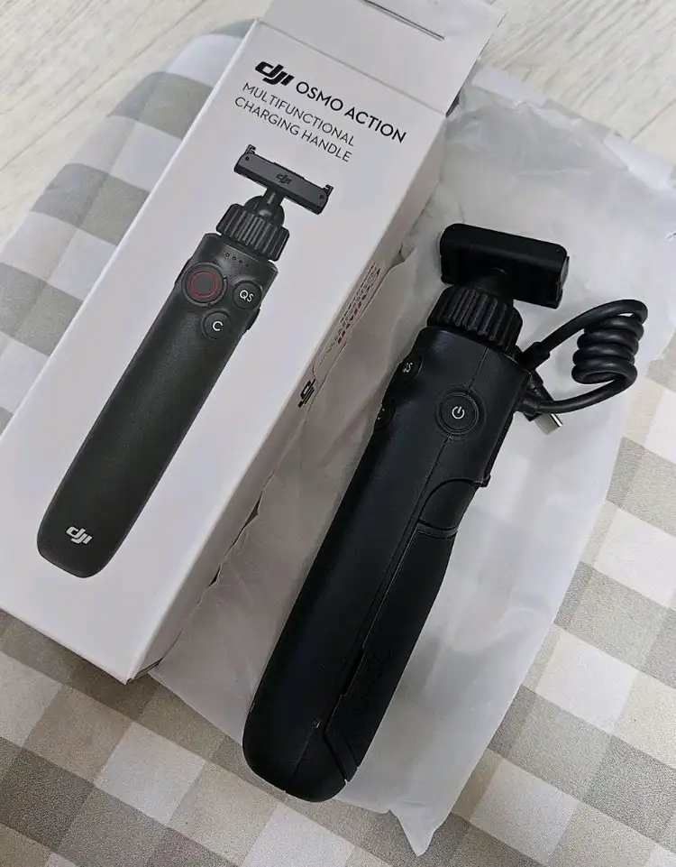 DJI Osmo Action 다기능 충전 핸들 이미지