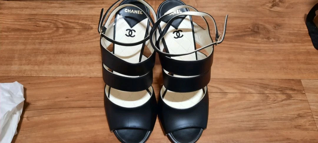 Chanel Sheepskin Sandal 정품 이미지