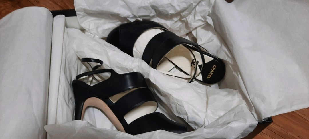 Chanel Sheepskin Sandal 정품 이미지
