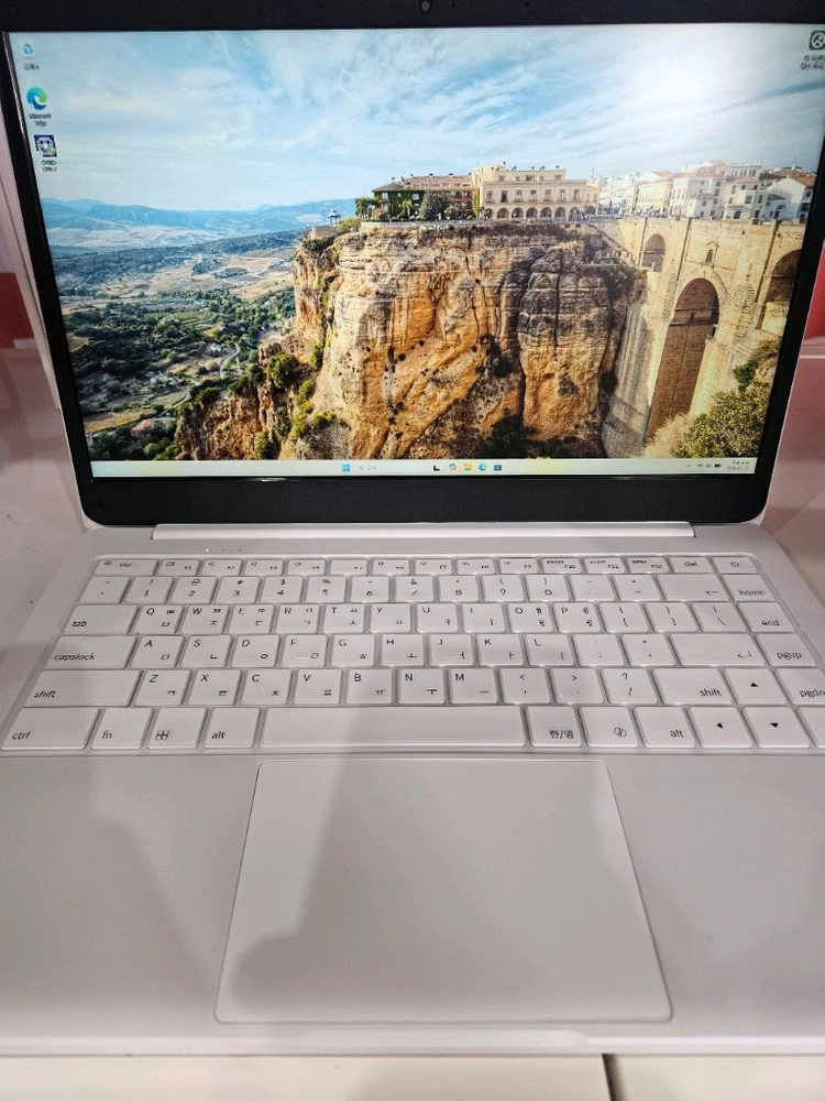 베이직스 베이직북 14 화이트 256GB 8GB(최상) 이미지