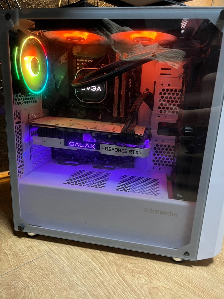 게이밍 PC AMD 라이젠 9 3900X, 32GB RAM, RTX 2070 SUPER 이미지