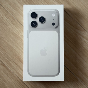 아이폰17 PRO 256GB 실버 미개봉 새제품 이미지