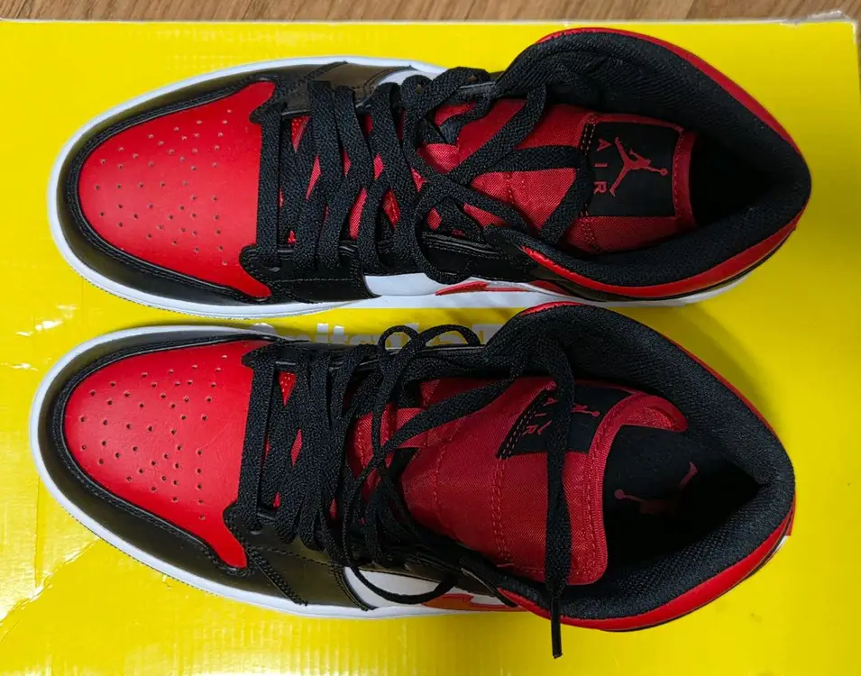 [정품 새제품] 나이키 에어조던1 미드 블랙파이어 팝니다. NIKE 이미지
