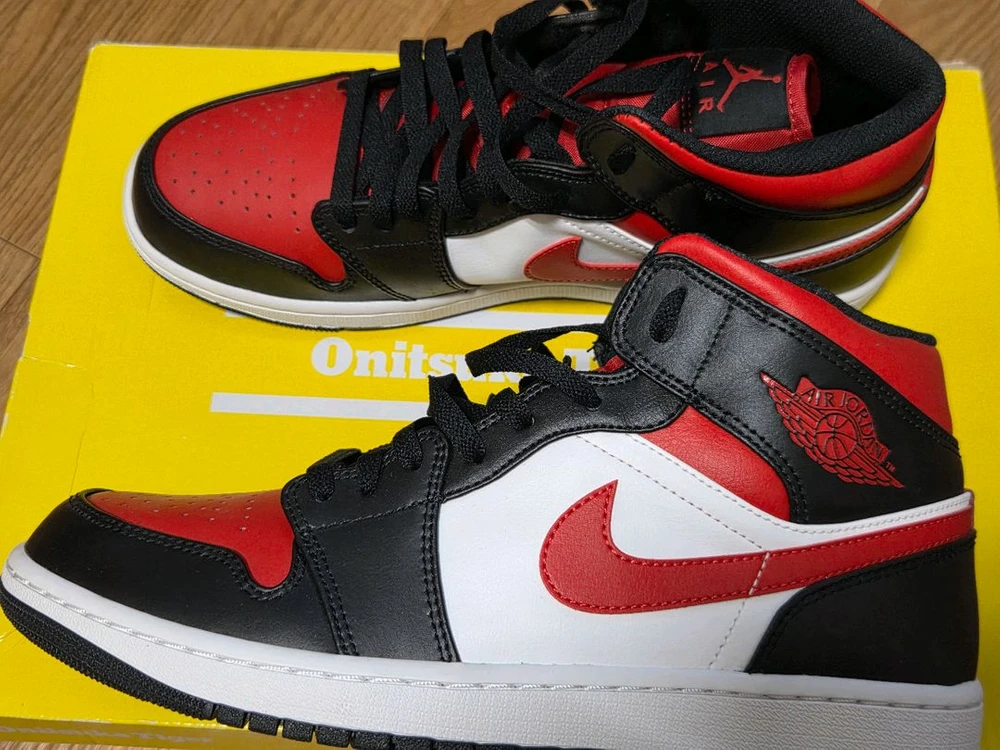 [정품 새제품] 나이키 에어조던1 미드 블랙파이어 팝니다. NIKE 이미지