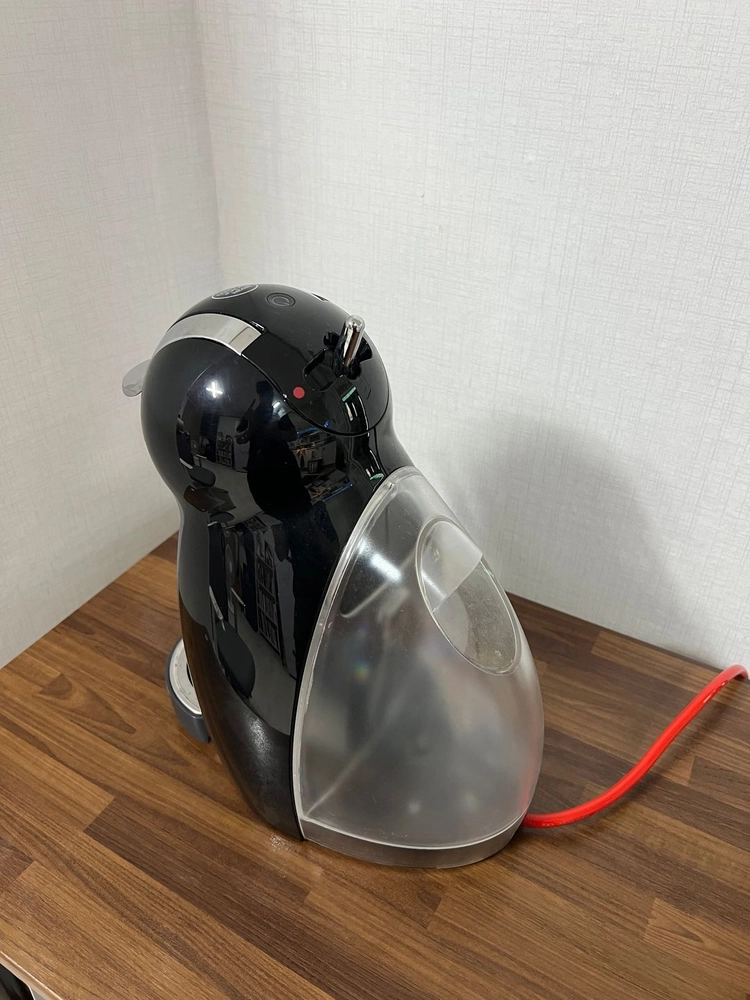 네스카페 돌체구스토 커피 머신 판매합니다. 이미지