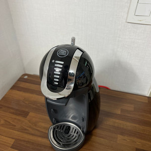 네스카페 돌체구스토 커피 머신 판매합니다. 이미지