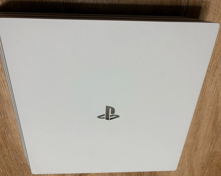 ps4 pro (CUH-7117B) 흰둥이 1테라 ssd 교체한 박셋팝니다(패드 1개) 이미지
