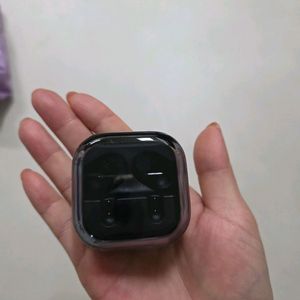 버즈4프로 충전기 케이스 이미지