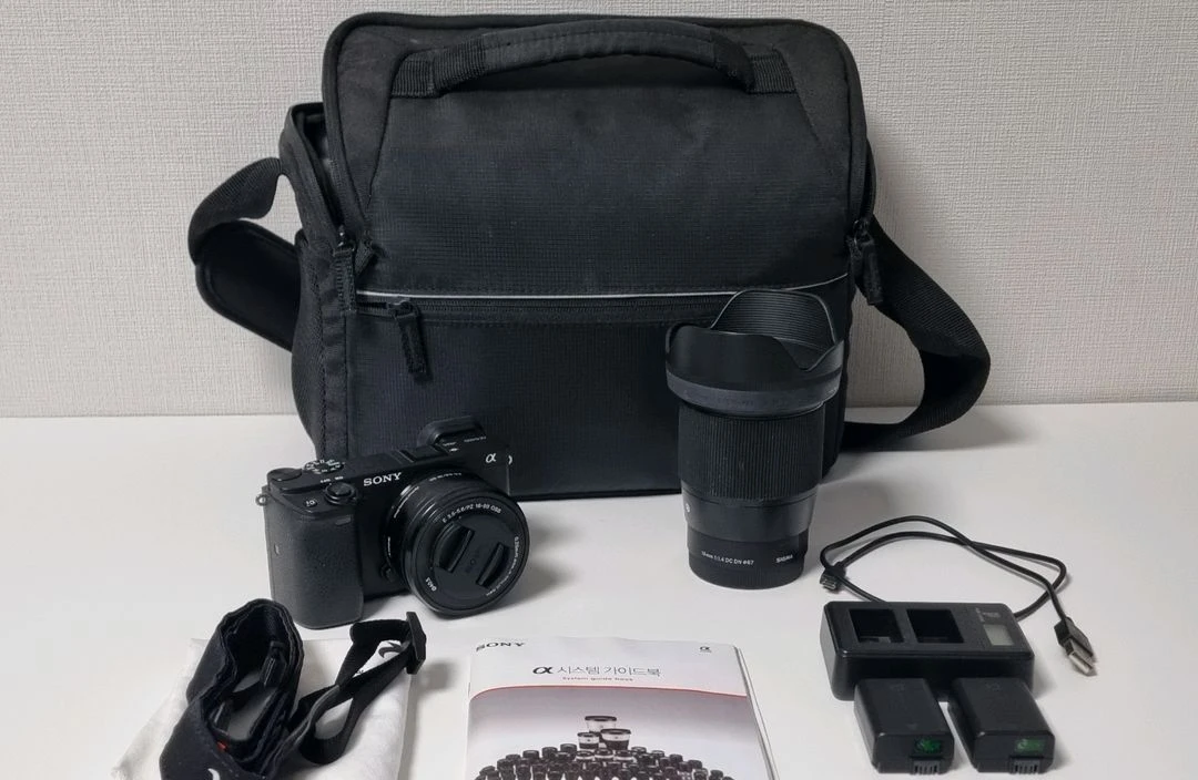 소니 sony a6400 + selp1650 렌즈 + 시그마 sigma 16mm f1.4 dc dn - 안심되는 중고거래