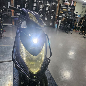 FC125 스쿠터 이미지