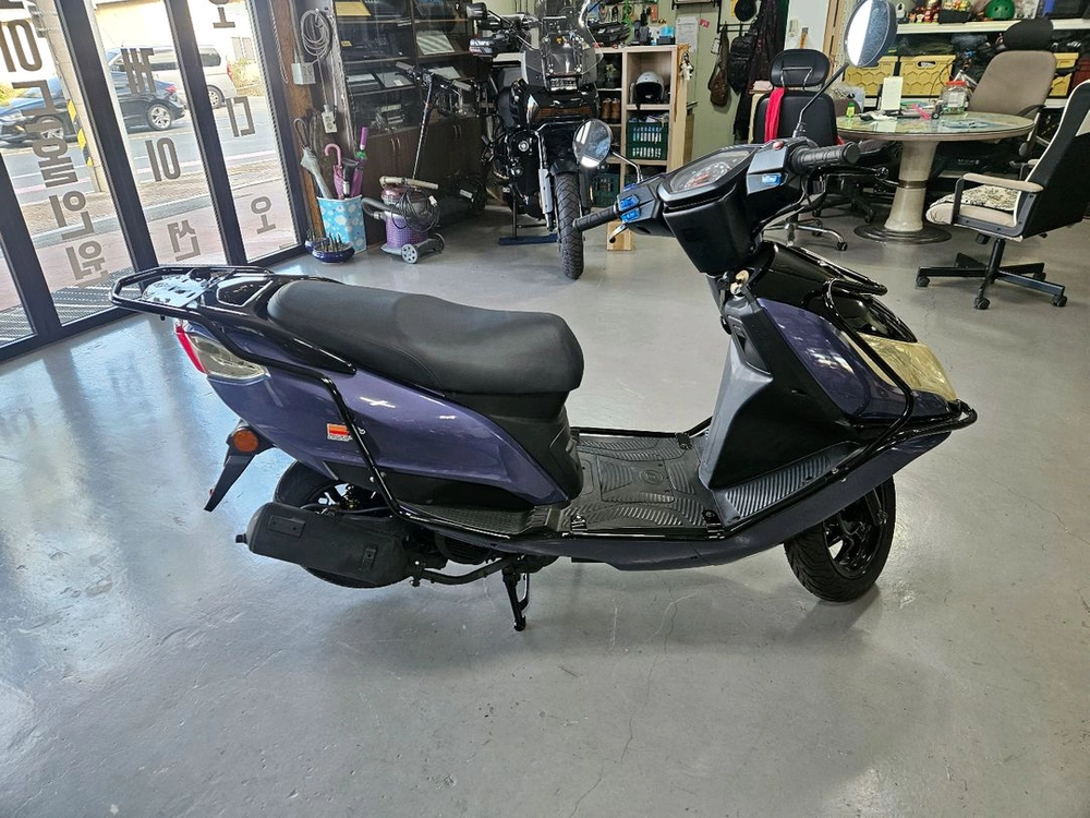 FC125 스쿠터 이미지